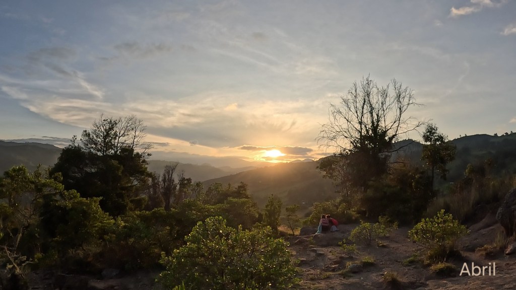 Senderismo nocturno en Ubaté: cuando el camino desaparece